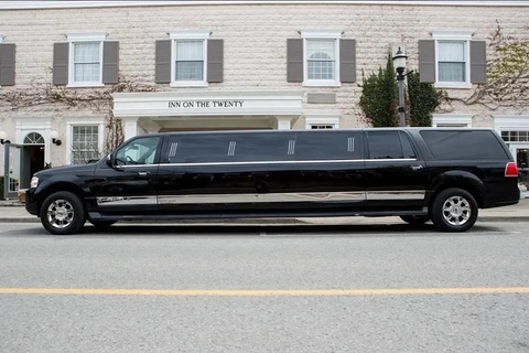 Niagara-on-the-Lake: Private vehicle Wine Tour with Tastings