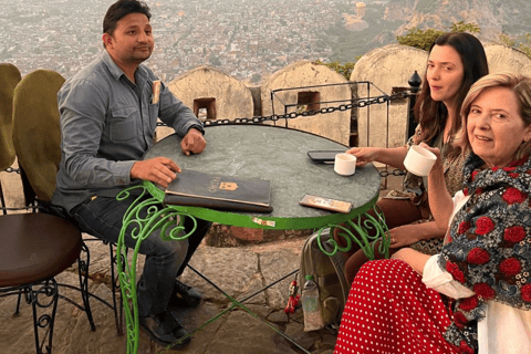 From Delhi: 2 Days Jaipur Sightseeing Tour By Car