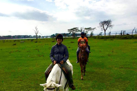 Nairobi: Horseback Safari and Lake Naivasha Boat Ride