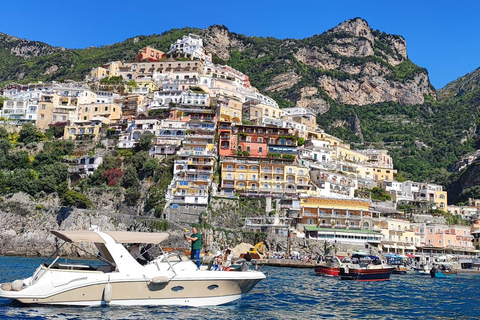 Capri: Secret Corners Boat Tour with Local Skipper