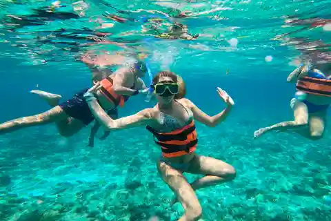 Catamaran Isla Mujeres, plongée en apnée et déjeuner buffet (billet unique)