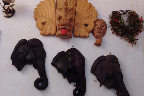 Galle: Traditional Wood Carving and Painting Workshop