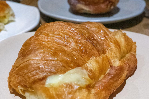 Bogotá: Chapinero Alto Walk with Coffee &amp; Local Market