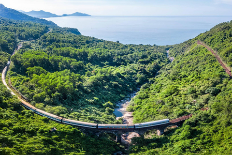 Hue: Transfer till/från Hoi An med privat bil via Hai Van PassVia Lagoon, Strand, HaiVan Pass, Lady Buddha, Marmorberget