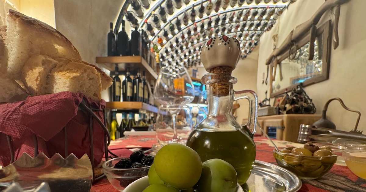 Degustazione di cibi tradizionali con abbinamento di vini a Trastevere ...