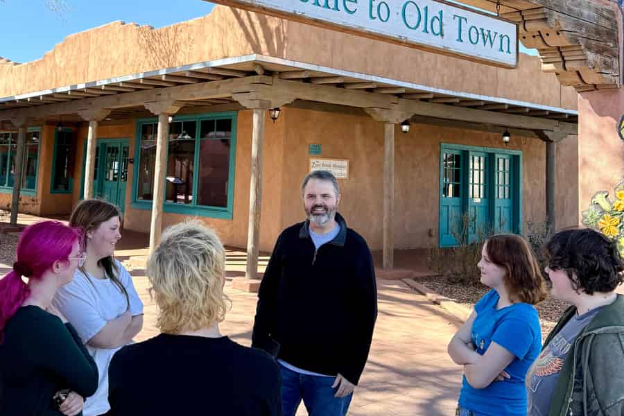 Altstadt von Albuquerque: Geschichtstour mit Dr. Brandon Johnson. Foto: GetYourGuide Altstadt von Albuquerque: Geschichtstour mit Dr. Brandon Johnson. Foto: GetYourGuide