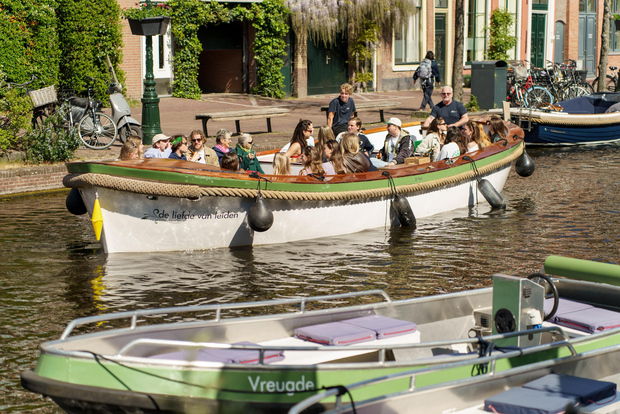 Leiden: Guided City Canal Cruise