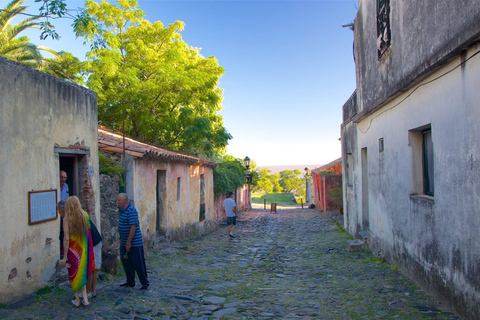 Experiencia Barrio Sur Histórico - entre conventillos y prostíbulosPaseo a pie por el Casco Histórico de Colonia del Sacramento