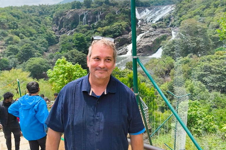 Wycieczka z Bangalore do buddyjskiego klasztoru i wodospadów Shivanasamudram