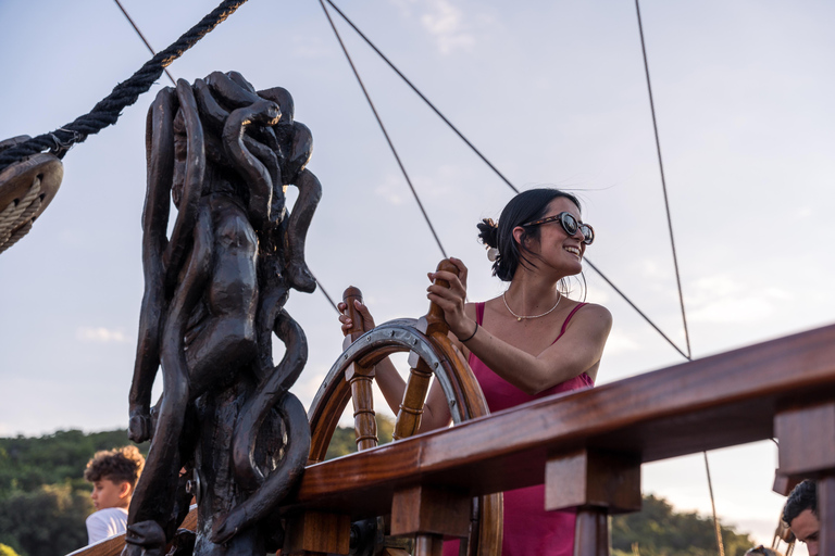 Dubrovnik: Galleon Sunset Cruise with a Live Guide & Drink Sunset Cruise in English