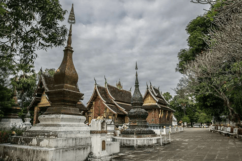 Luang Prabang: 1-godzinna wycieczka po zabytkach, przekąski, napoje, odbiórLuang Prabang: godzinna wycieczka po zabytkach, przekąski, napoje, odbiór