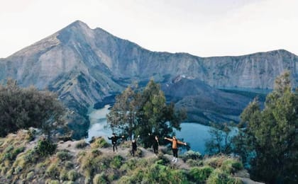 Mount Rinjani Days Night Hike To Senaru Crater Rim M Getyourguide