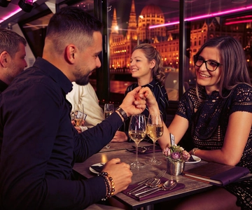 Budapest: Evening Cruise with 4-Course Dinner