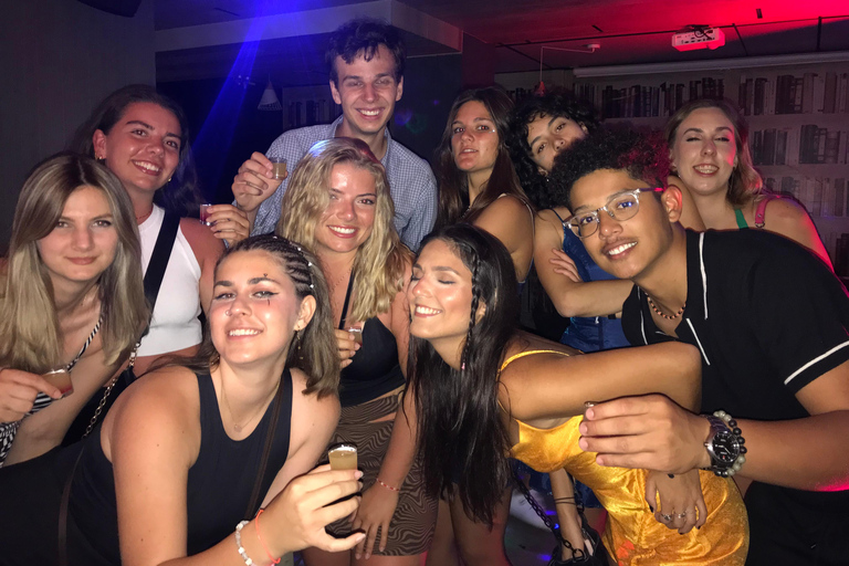 Barcelona Night Walking Tour Bars & VIP Club Pass GENERAL TICKET FIRDAY