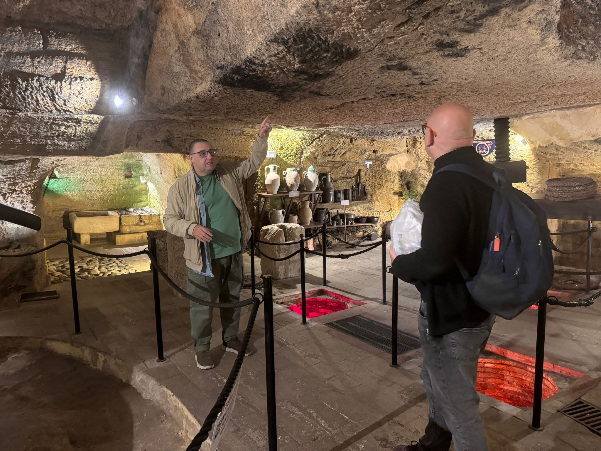 Unterirdische Olivenmühlen-Tour in Gallipoli mit Lebensmittelverkostung