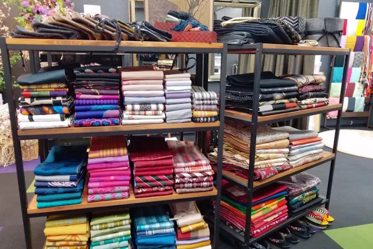 Kanazawa: Kimono Dressing & City Stroll Experience Ticket | Yukata Experience Course