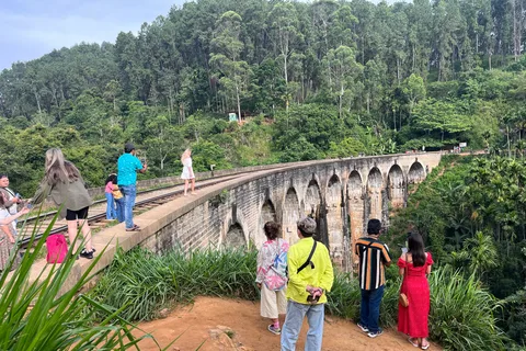 From kandy Train, and Pool Club Day Tour with Pickup