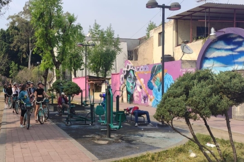 Meksyk: Street Art Bike Tour z przekąskamiMexico City: 3-godzinna sztuka rowerowa i Street Food Tour