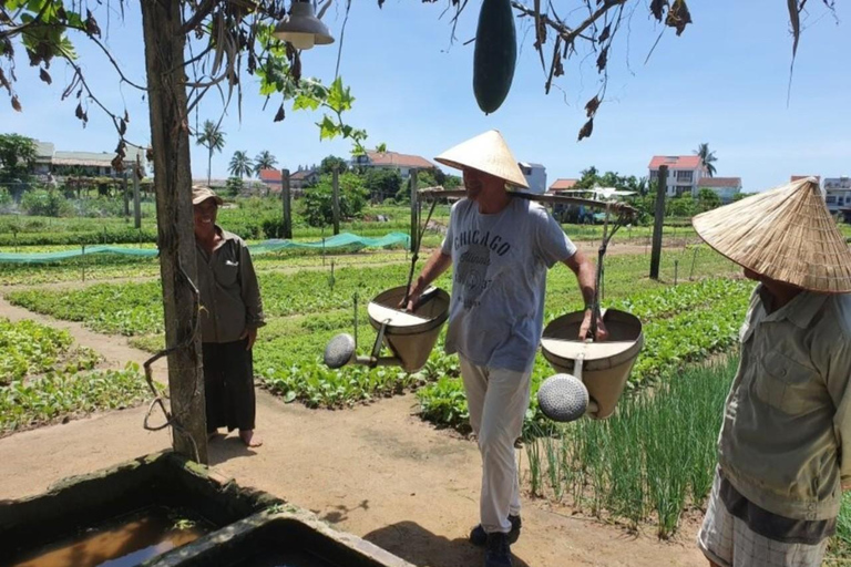 Hoi An: Excursión privada en bicicleta por la campiña y en barco cesto