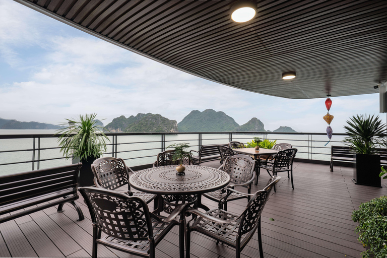 هانوي: 3 أيام في خليج ها لونج ولان ها 5 نجوم، رحلة بحرية على متن L&#039;amour Cruise، وعرض شعبي3 أيام وليلتان - بدو