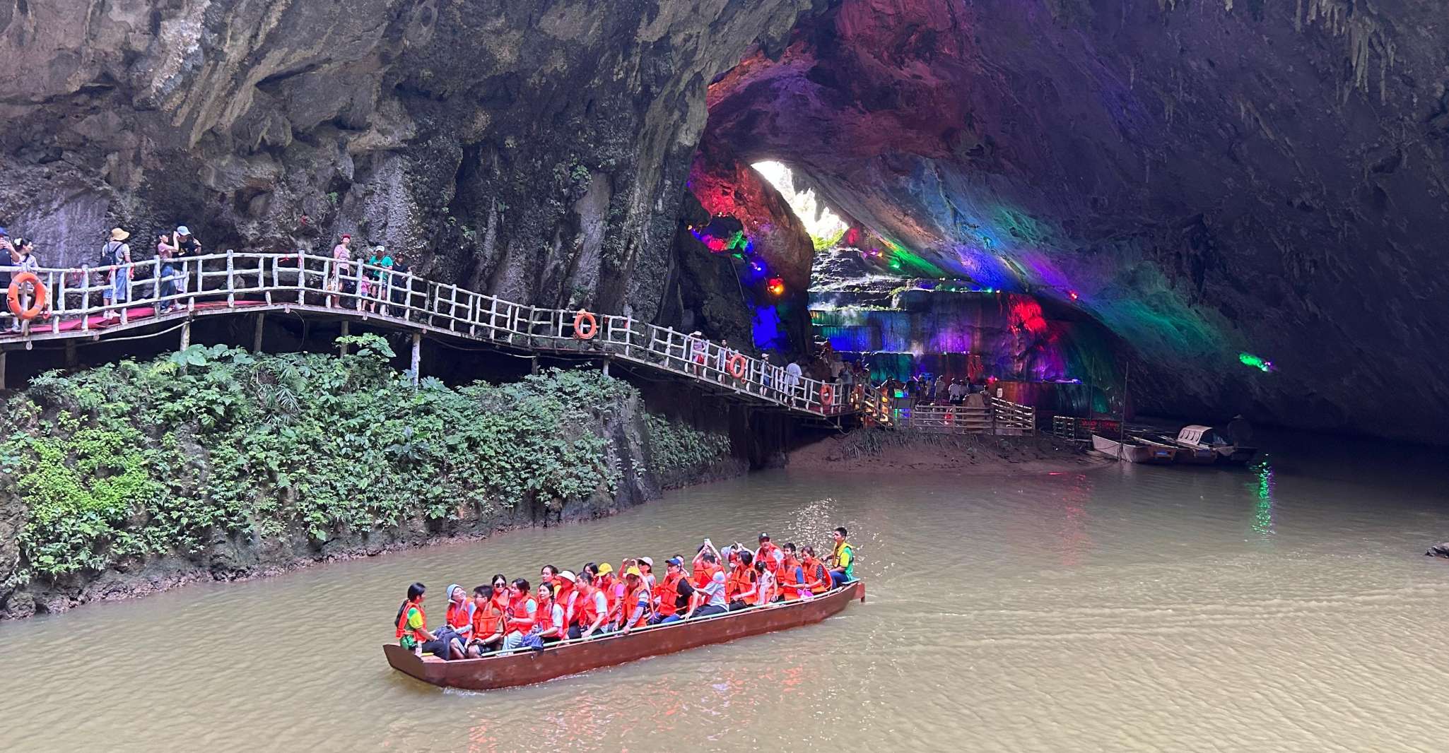 Guangzhou to Yingxi Corridor and Cave Fairland PRI Day Tour - Housity