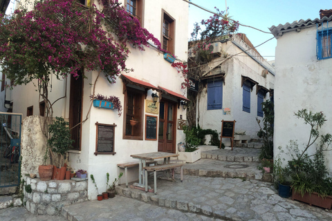 Marmaris: Guided Walking Tour with Port Transfers