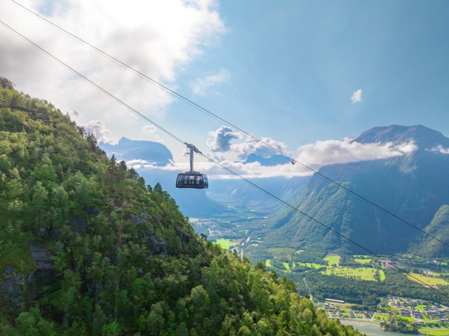 Visit From Åndalsnes: Roundtrip Gondola Tickets in Andalsnes