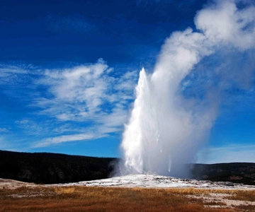 Lodging at Old Faithful Yellowstone&Grand Teton 5-Day Tour