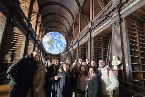 Complete tour of the Old Library of Dublin and the Book of Kells Full tour of Dublin's Old Library and the Book of Kells