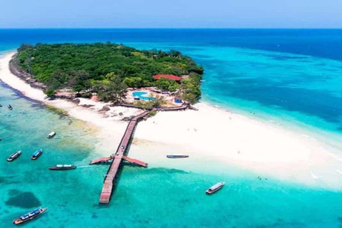 Tour in barca alla Prison Island e al banco di sabbia Nakupenda con pranzoServizio di prelievo in hotel e rientro con pranzo incluso