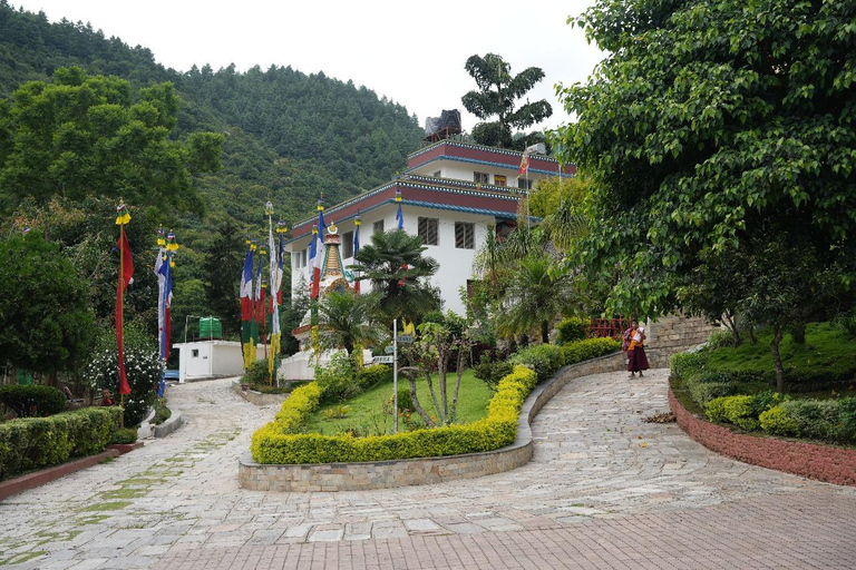 Katmandu: Wycieczka do klasztoru Pharping (jaskinia Asura i Yangleshö)