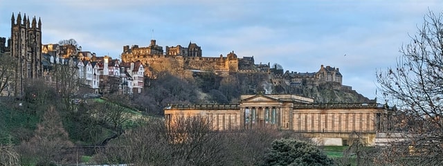 Edinburgh Express: Small-Group Walking Tour in French