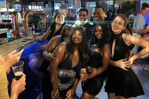 Izmir: Pub Crawl with Drinks and Games