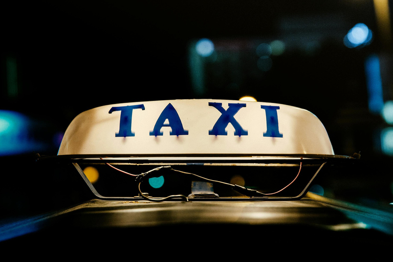 Delhi IGI Airport : Traslado privado a/desde Nueva Delhi y NCRSalida: Traslado desde los hoteles de Nueva Delhi al aeropuerto.