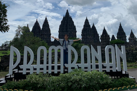 Borobudur, wulkan Merapi, Prambanan - 1-dniowa wycieczkaYogyakarta: Borobudur, Wulkan Merapi, Prambanan 1-dniowa wycieczka