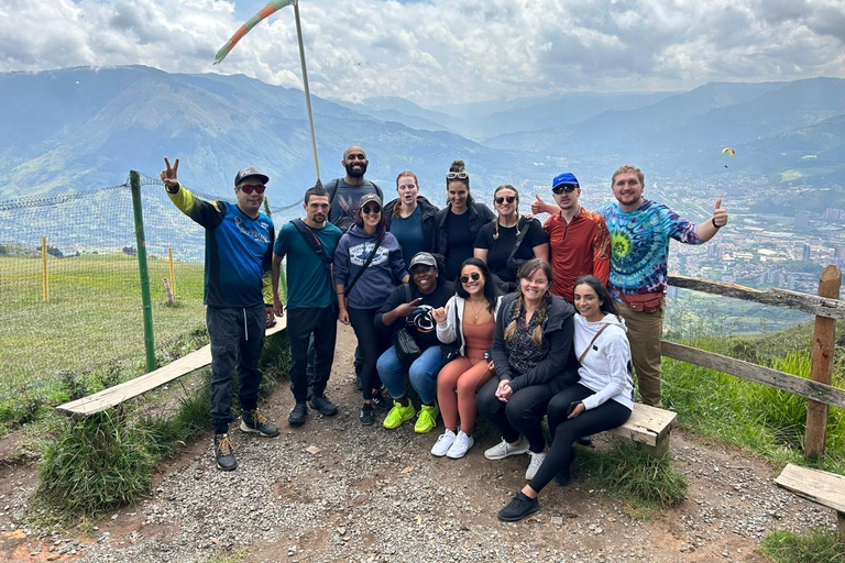 Medellín: Skip-the-Line Paragliding W 20-Yr Experience Pilot