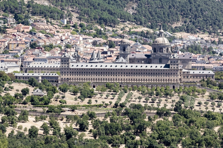 El Escorial y Valle de los Caídos: tour guiado de 5 horasTour bilingüe, preferencia en inglés