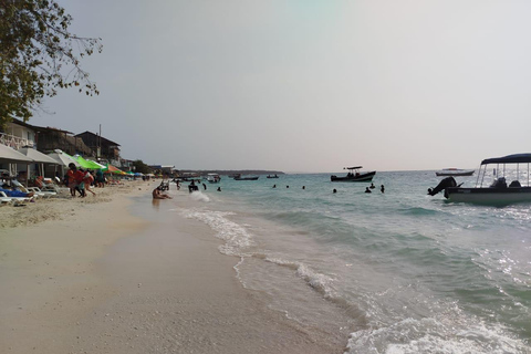 Cartagena: Isole del Rosario, Baru e Playa Blanca con pranzo