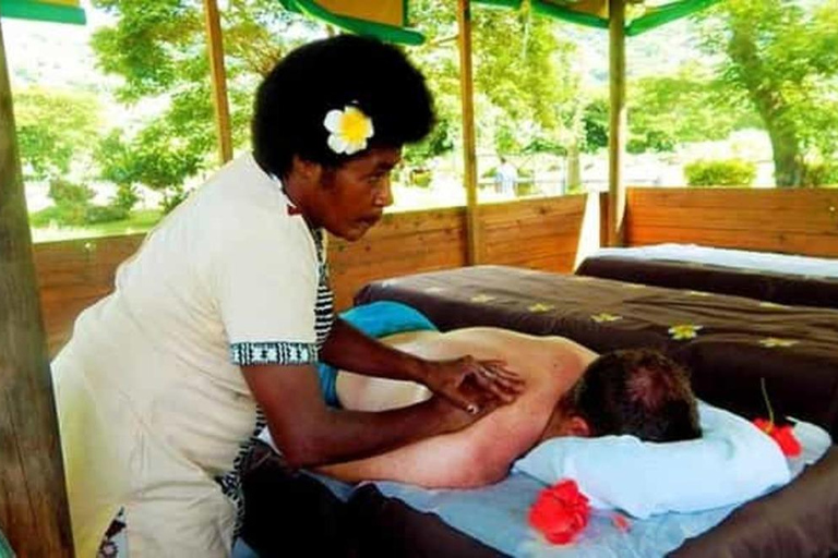 Nadi: wycieczka po fidżyjskiej wiosce z basenem błotnym Tifajek i gorącymi źródłamiHotele w Nadi / Port Denarau / Double Tree / Odbiór z Vuda