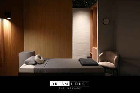 Bangkok: Dream House Thai Massage near Emquartier Aroma Oil Massage (60 mins)