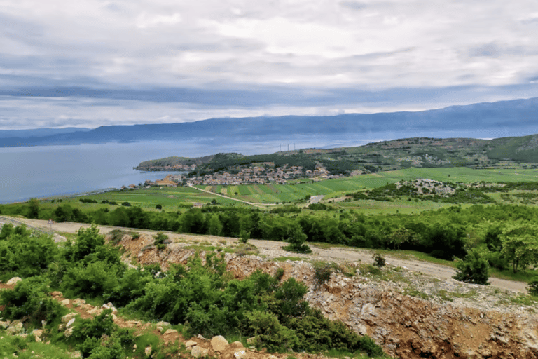 Kastoria: Private Lakes Tour to Pogradec, Ohrid & Bitola
