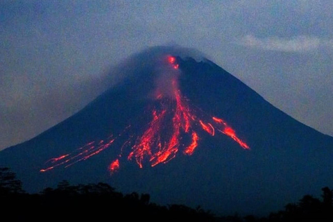 Yogyakarta: Mount Merapi Guided Trekking to See Lava Flow