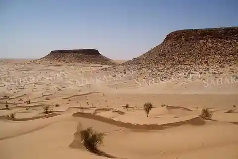 From Tozeur: Overnight Private Sahara Desert Safari