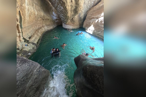 Muscat: Wadi Shab, Fins Beach, & Bimmah Sinkhole Tour