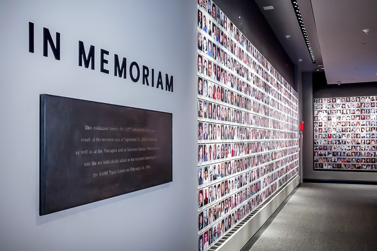 Nowy Jork: Muzeum i Miejsce Pamięci 11 Września bez kolejkiNYC: 9/11 Memorial & Museum – pakiet dla rodziny 4 wartości