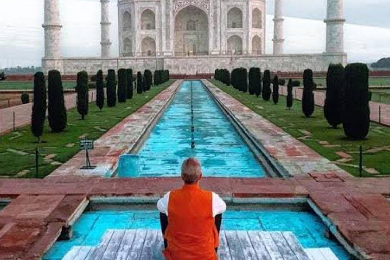 Agra: Taj Mahal tour with guide