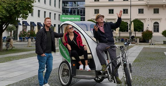 Munich: City Highlights Rickshaw Tour