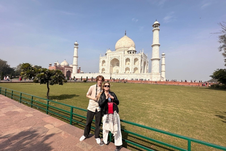 Ab Delhi: Taj Mahal & Agra Tour mit dem Gatimaan ExpresszugZug 2. Klasse mit Wagen und Reiseführer