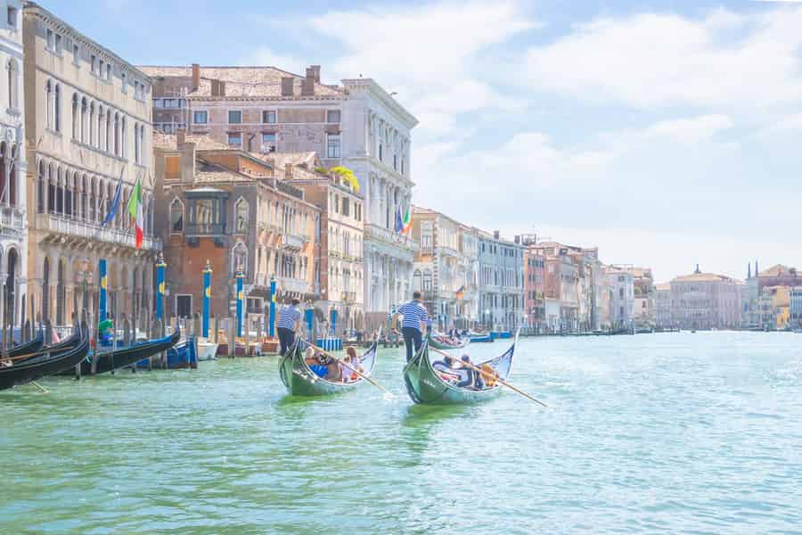 Venedig: Gemeinsame Gondelfahrt über den Canal Grande. Foto: GetYourGuide