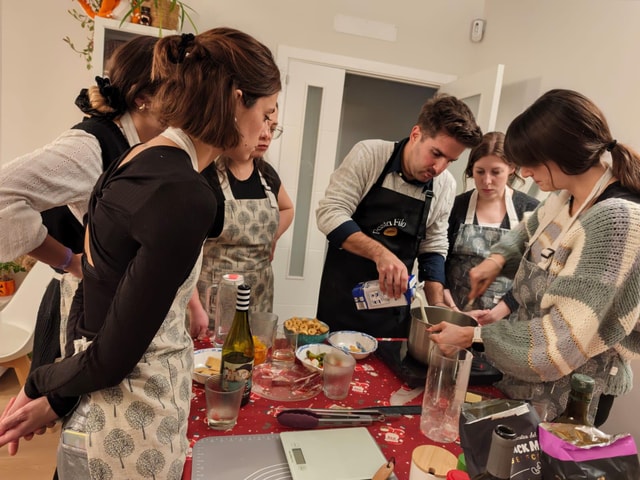 Madrid: Fresh pasta workshop and food tasting with aperitif